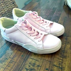 Size 8 vguc light pink Dolce Vita sneakers